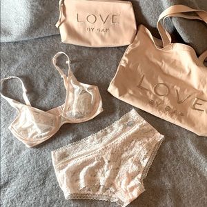 Lingerie set with makeup bag and tote bag NWT